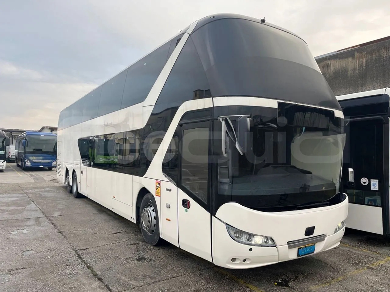Neoplan Skyliner - Xe bus hai tầng: hình 1 Neoplan Skyliner - Xe bus hai tầng: hình 1