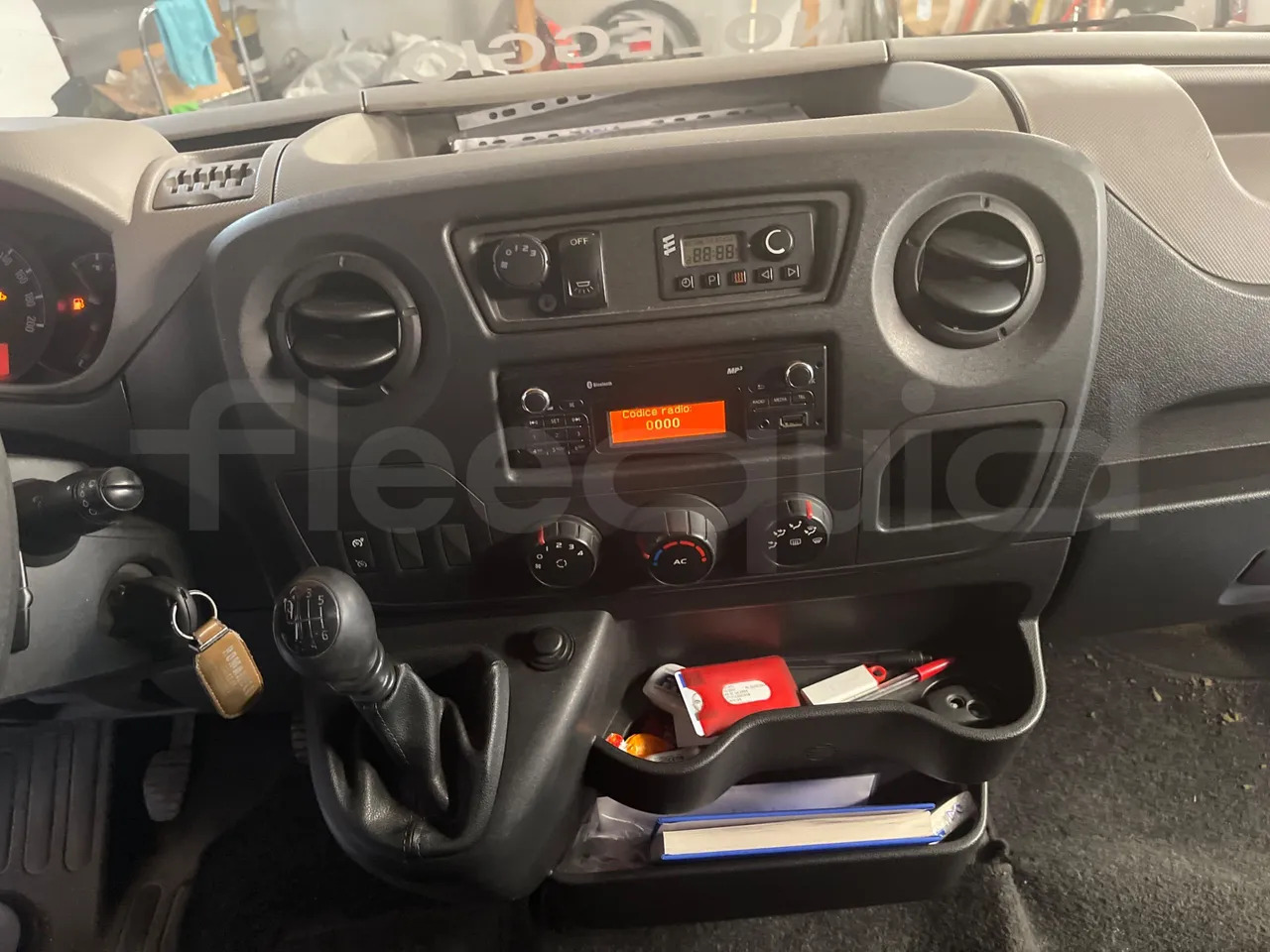 Xe bus mini, Xe van chở khách Opel Movano: hình 14 Xe bus mini, Xe van chở khách Opel Movano: hình 14