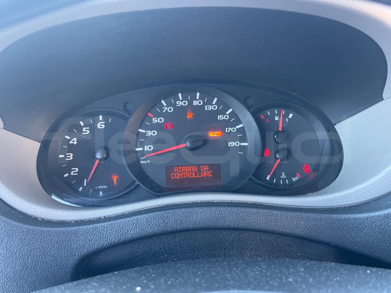 Renault Master - Xe bus mini, Xe van chở khách: hình 3 Renault Master - Xe bus mini, Xe van chở khách: hình 3