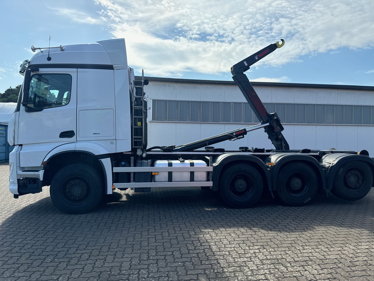 MERCEDES-BENZ Arocs 3553 4 Achsen Tridem - Xe tải nâng móc: hình 5 MERCEDES-BENZ Arocs 3553 4 Achsen Tridem - Xe tải nâng móc: hình 5