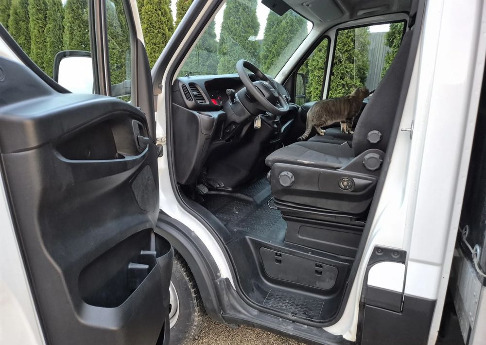 Iveco 35C14 - Xe tải nhỏ phẳng: hình 5 Iveco 35C14 - Xe tải nhỏ phẳng: hình 5