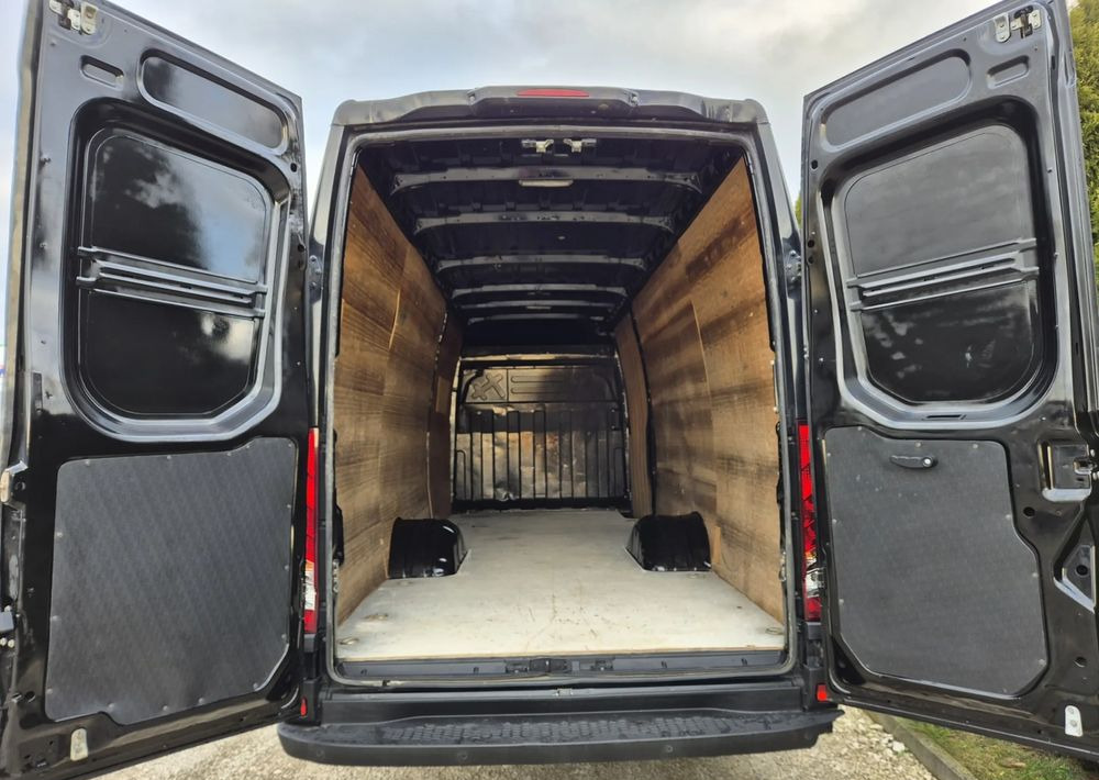 Iveco Iveco 35C18 3.0 180KM - Xe van chở hàng: hình 4 Iveco Iveco 35C18 3.0 180KM - Xe van chở hàng: hình 4