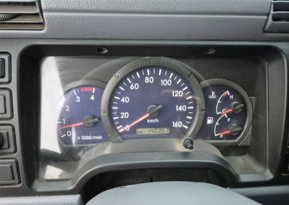 Xe ben nhỏ Mitsubishi CANTER 3.0 3c13: hình 9 Xe ben nhỏ Mitsubishi CANTER 3.0 3c13: hình 9