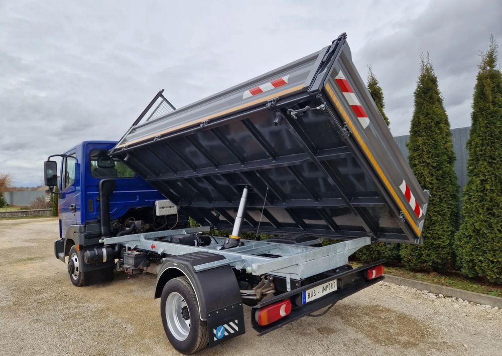 Nissan Atleon 3.0 - Xe ben nhỏ: hình 4 Nissan Atleon 3.0 - Xe ben nhỏ: hình 4