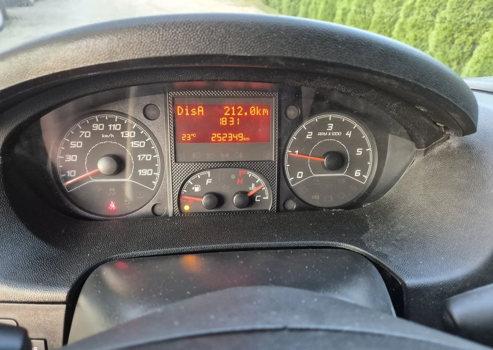 Xe van chở hàng, Xe tải van Peugeot Boxer 2.2 130KM Dubel kabina: hình 9