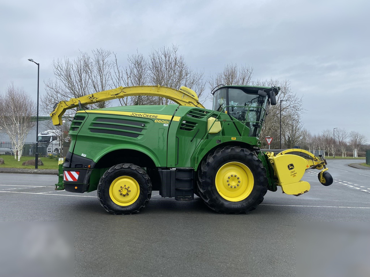 2020 JOHN DEERE 8600 - Máy gặt đập thức ăn gia súc: hình 4 2020 JOHN DEERE 8600 - Máy gặt đập thức ăn gia súc: hình 4