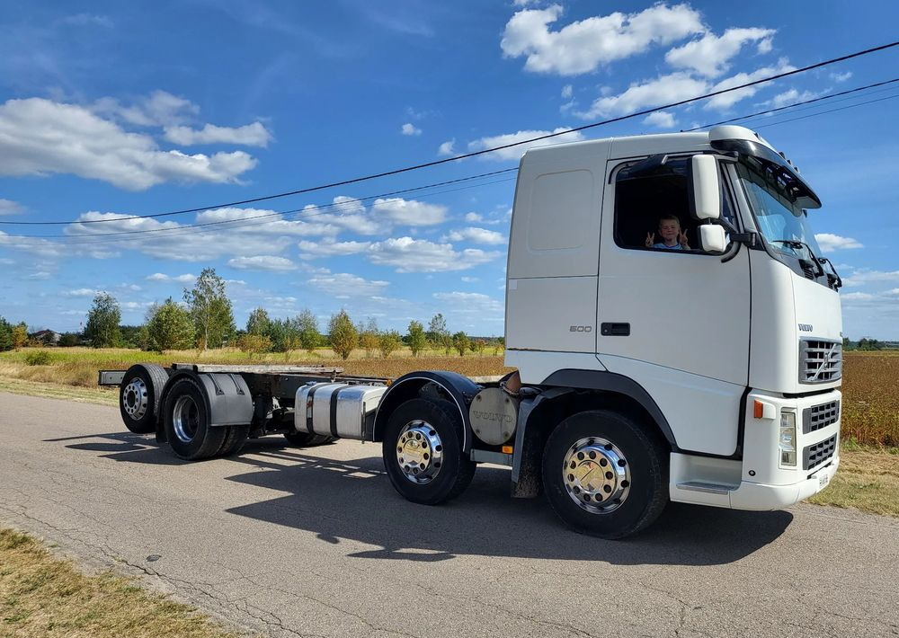 Volvo FH 500 8x2 - Xe tải khung gầm: hình 1 Volvo FH 500 8x2 - Xe tải khung gầm: hình 1