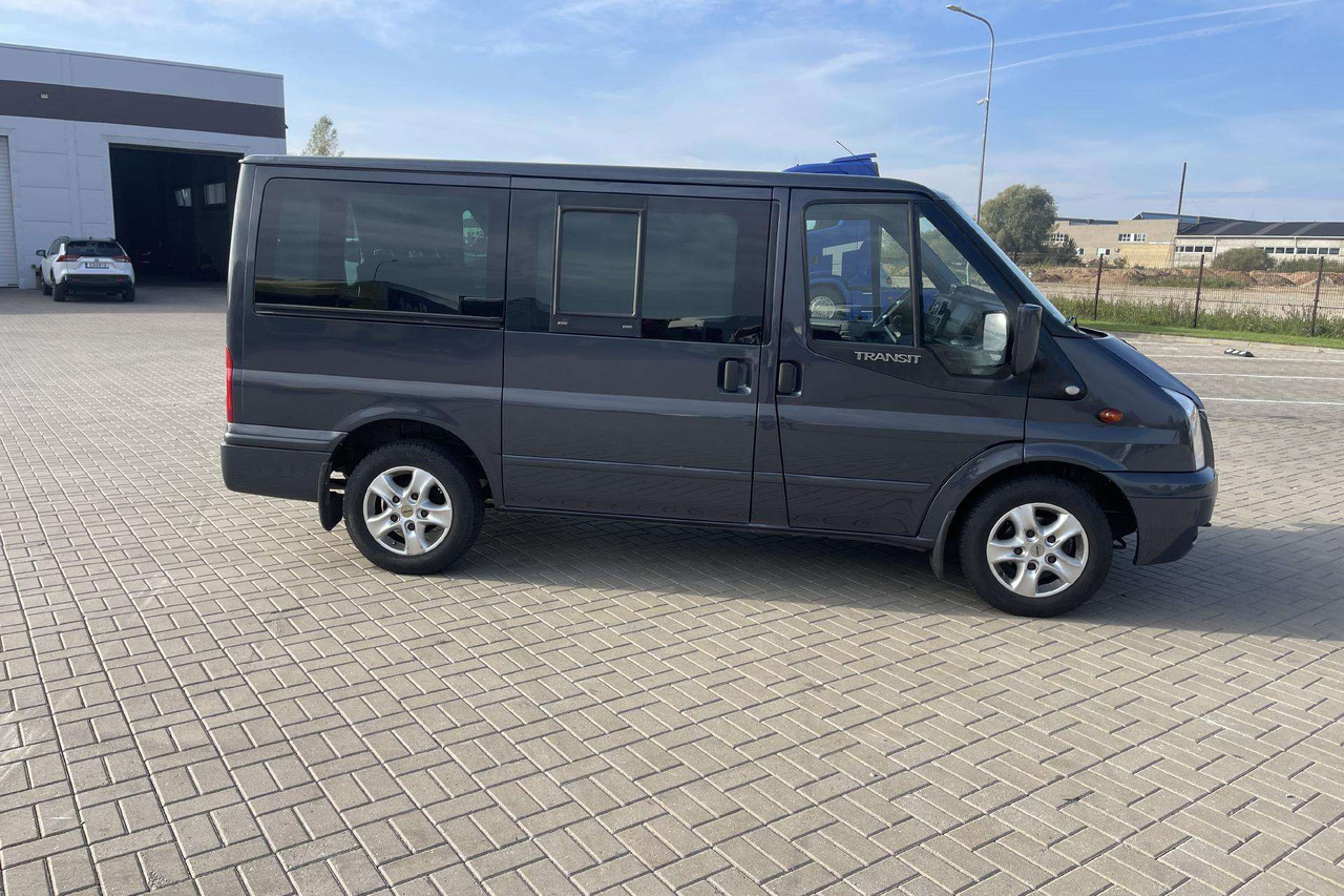 Ford Transit - Xe bus mini, Xe van chở khách: hình 3 Ford Transit - Xe bus mini, Xe van chở khách: hình 3