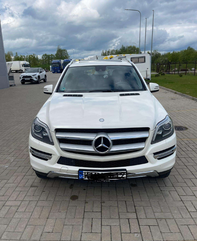 Mercedes-Benz GL350 - SUV: hình 1 Mercedes-Benz GL350 - SUV: hình 1