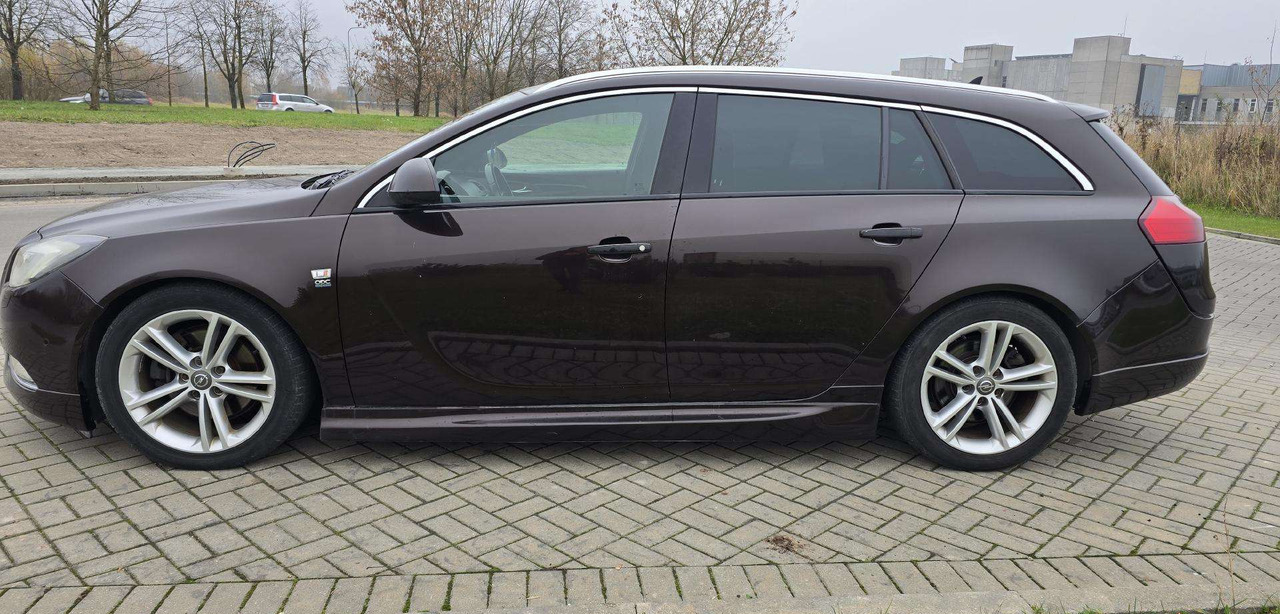 Opel Insignia - Xe wagon: hình 3 Opel Insignia - Xe wagon: hình 3