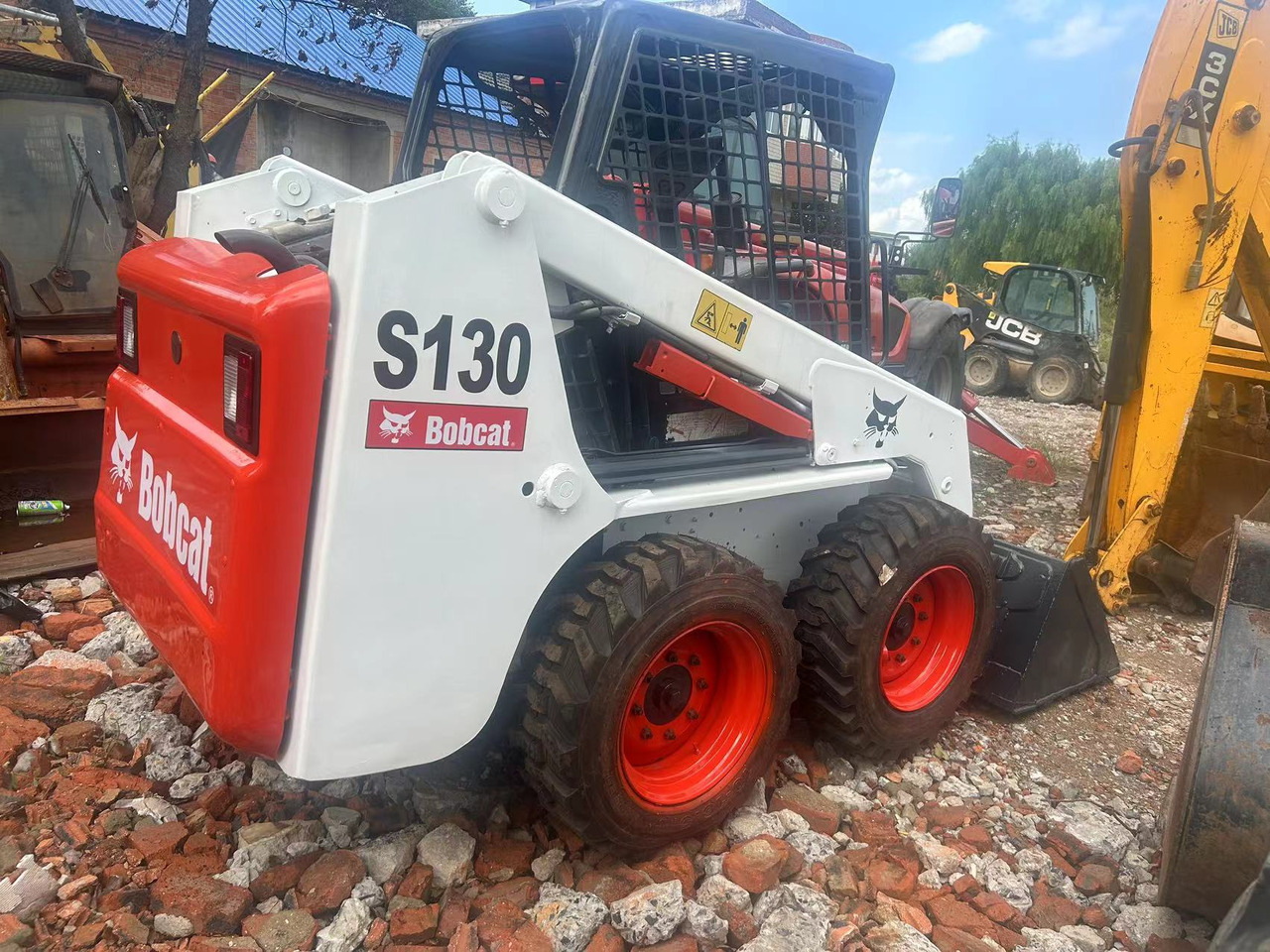 BOBCAT S130 skid steer loader Mining/Agriculture/Urban Construction - Máy xúc lật đa năng: hình 1 BOBCAT S130 skid steer loader Mining/Agriculture/Urban Construction - Máy xúc lật đa năng: hình 1