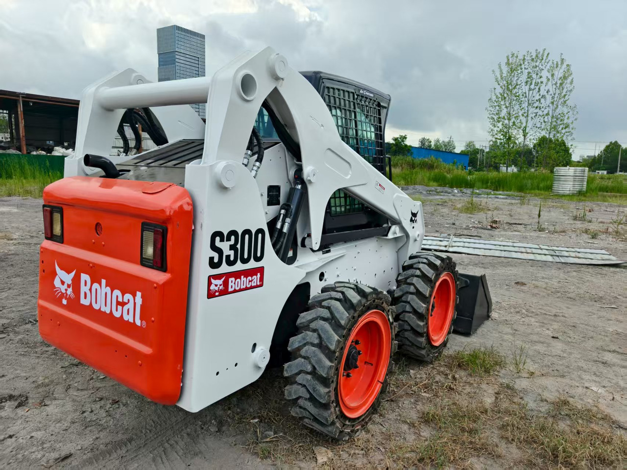 BOBCAT skid steer loader S300 Mining/Agriculture/Urban Construction - Máy xúc lật đa năng: hình 4 BOBCAT skid steer loader S300 Mining/Agriculture/Urban Construction - Máy xúc lật đa năng: hình 4