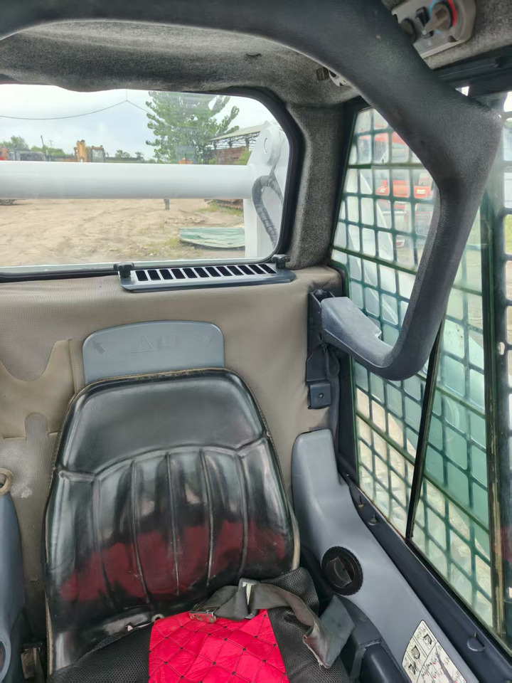 BOBCAT skid steer loader S300 Mining/Agriculture/Urban Construction - Máy xúc lật đa năng: hình 5 BOBCAT skid steer loader S300 Mining/Agriculture/Urban Construction - Máy xúc lật đa năng: hình 5