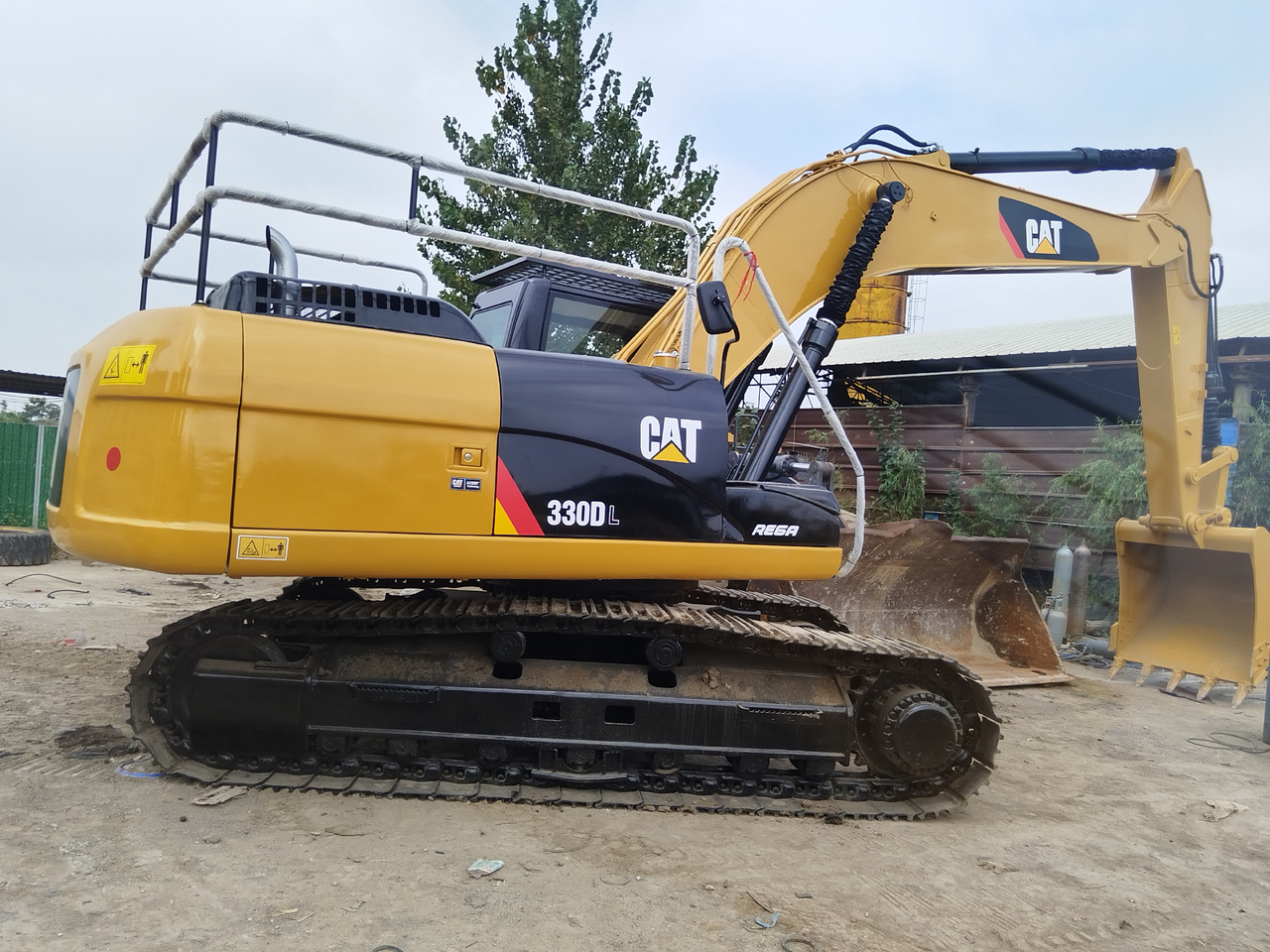 CATERPILLAR 330DL good condition 2024 30 ton excavator for sale - Máy xúc bánh xích: hình 1 CATERPILLAR 330DL good condition 2024 30 ton excavator for sale - Máy xúc bánh xích: hình 1