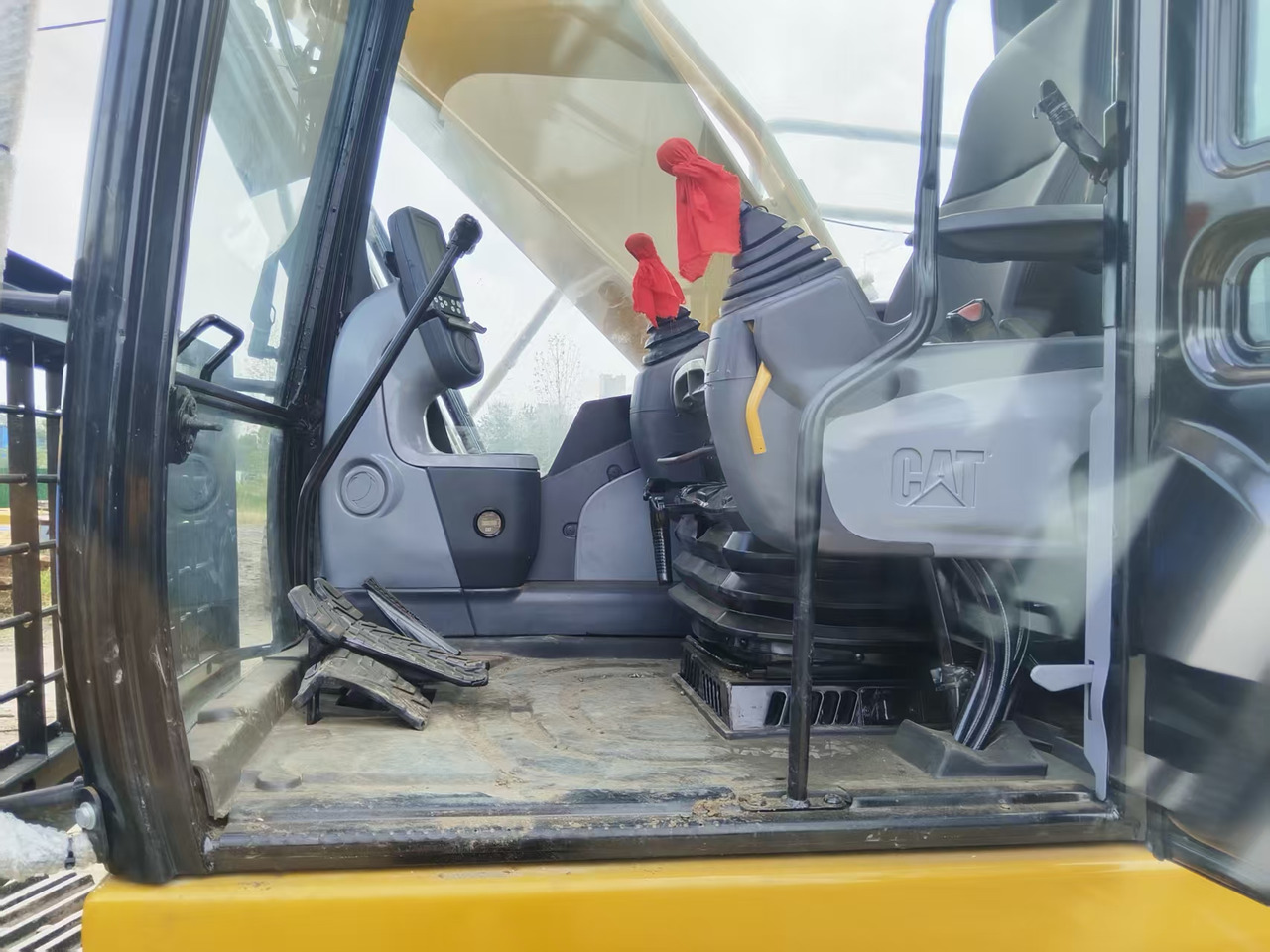 CATERPILLAR 330DL good condition 2024 30 ton excavator for sale - Máy xúc bánh xích: hình 5 CATERPILLAR 330DL good condition 2024 30 ton excavator for sale - Máy xúc bánh xích: hình 5