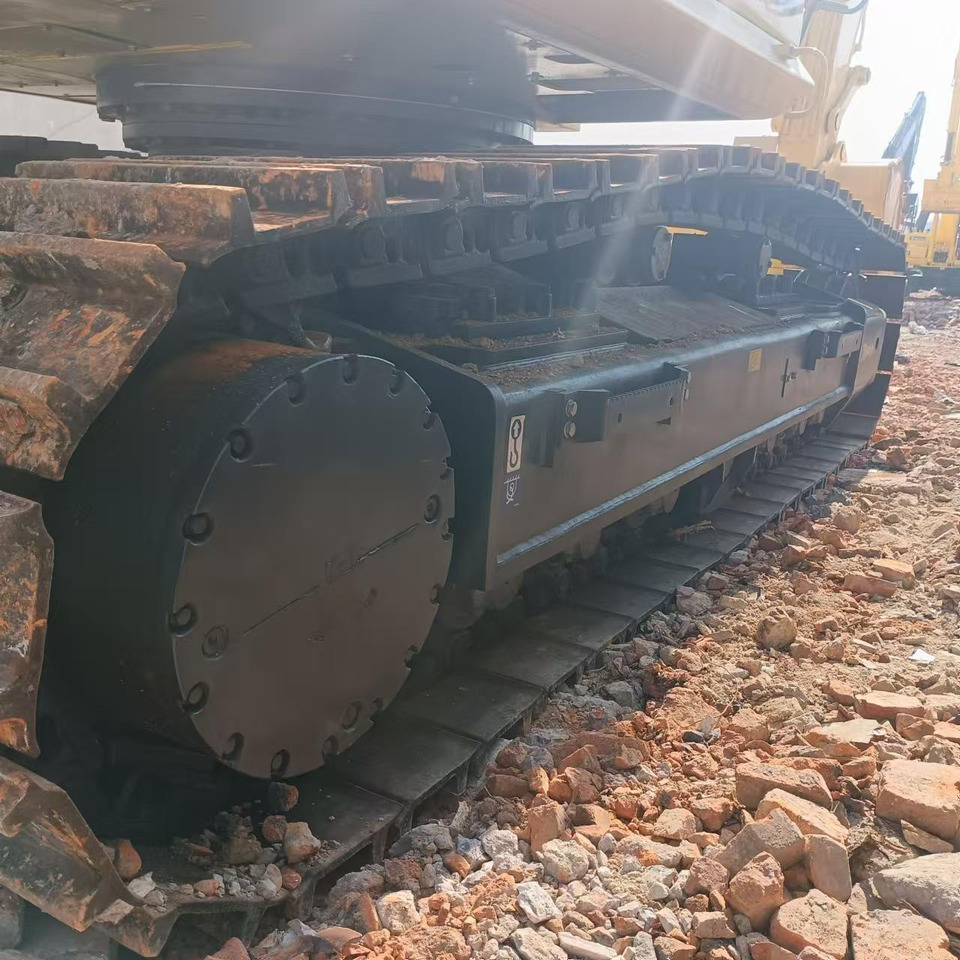 KOMATSU pc450-8 PC450-8 Used Machinery: Fuel-efficient and durable, specially designed for mining/earthwork - Máy xúc bánh xích: hình 5 KOMATSU pc450-8 PC450-8 Used Machinery: Fuel-efficient and durable, specially designed for mining/earthwork - Máy xúc bánh xích: hình 5