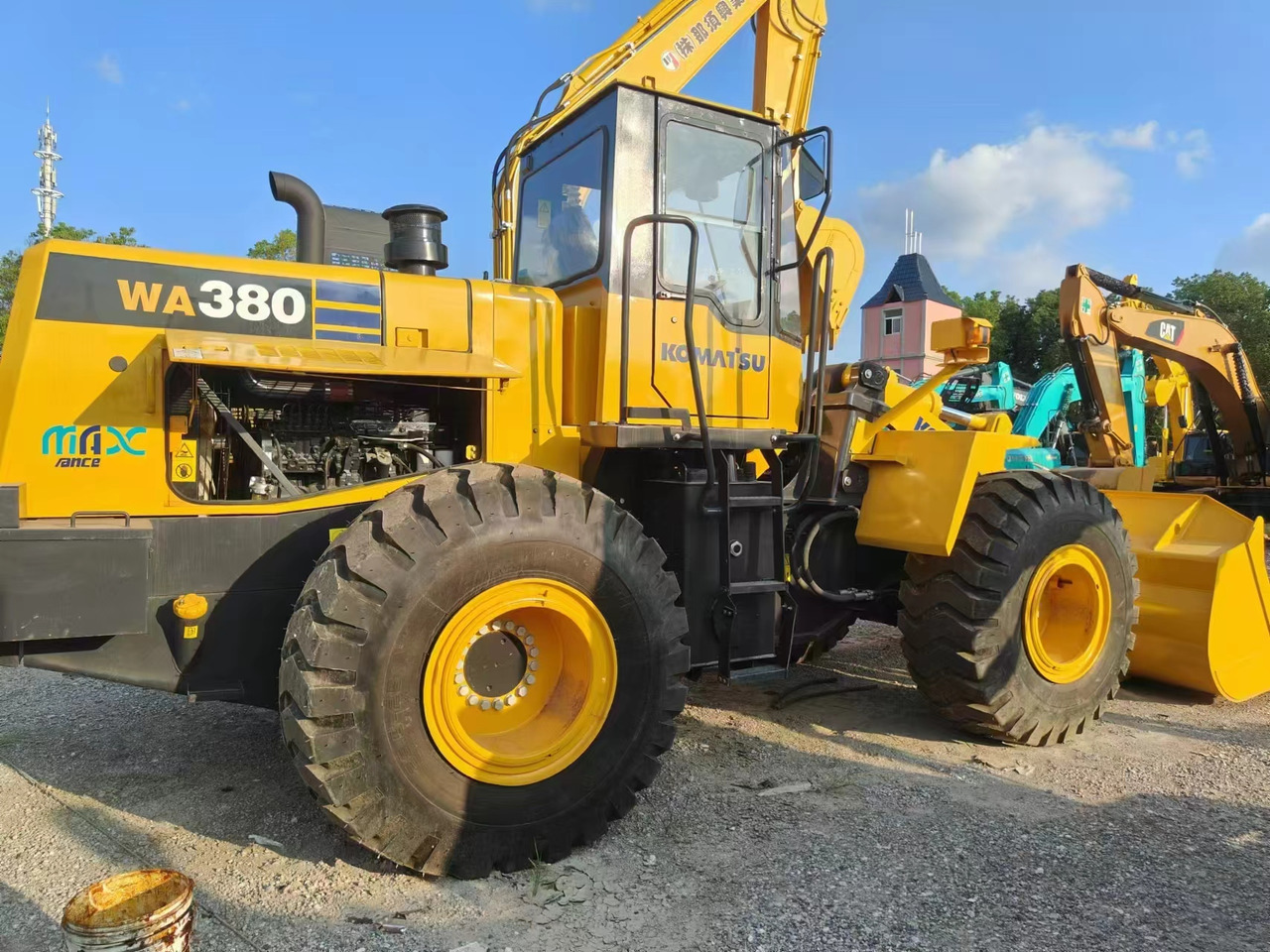 KOMATSU wa380 Low hours, direct supply from the source, lower prices - Máy xúc lật bánh lốp: hình 1 KOMATSU wa380 Low hours, direct supply from the source, lower prices - Máy xúc lật bánh lốp: hình 1