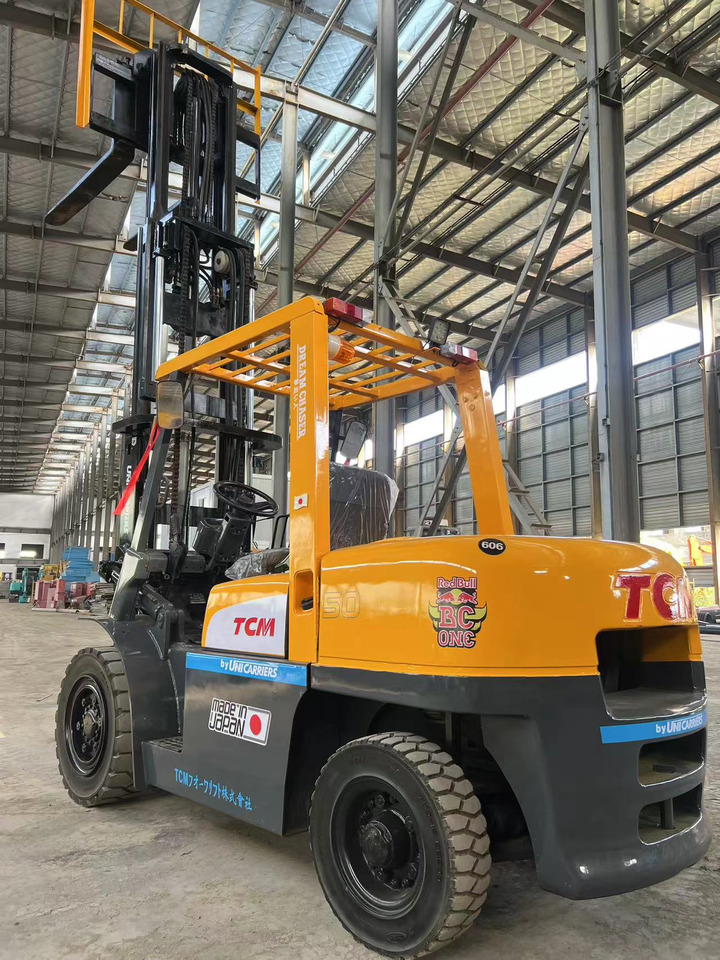 TCM fd50 japan brand original 5 ton diesel forklift 3 section 4.5m Customizable mast clamp side shift - Xe nâng diesel: hình 4 TCM fd50 japan brand original 5 ton diesel forklift 3 section 4.5m Customizable mast clamp side shift - Xe nâng diesel: hình 4