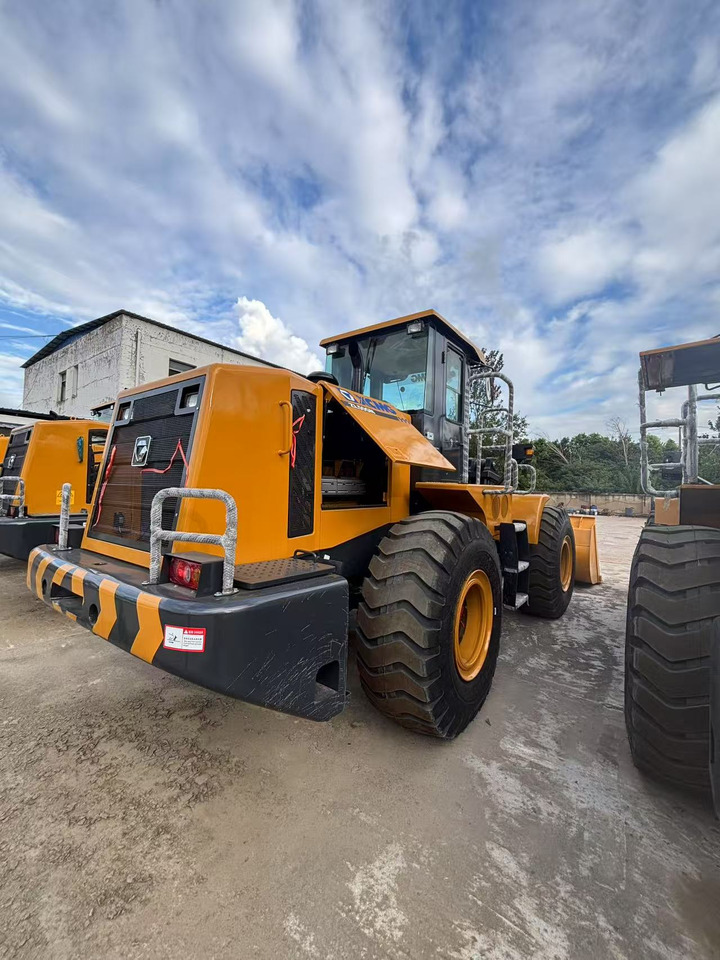 XCMG ZL50GN low hour front loader for sale - Máy xúc lật bánh lốp: hình 2 XCMG ZL50GN low hour front loader for sale - Máy xúc lật bánh lốp: hình 2