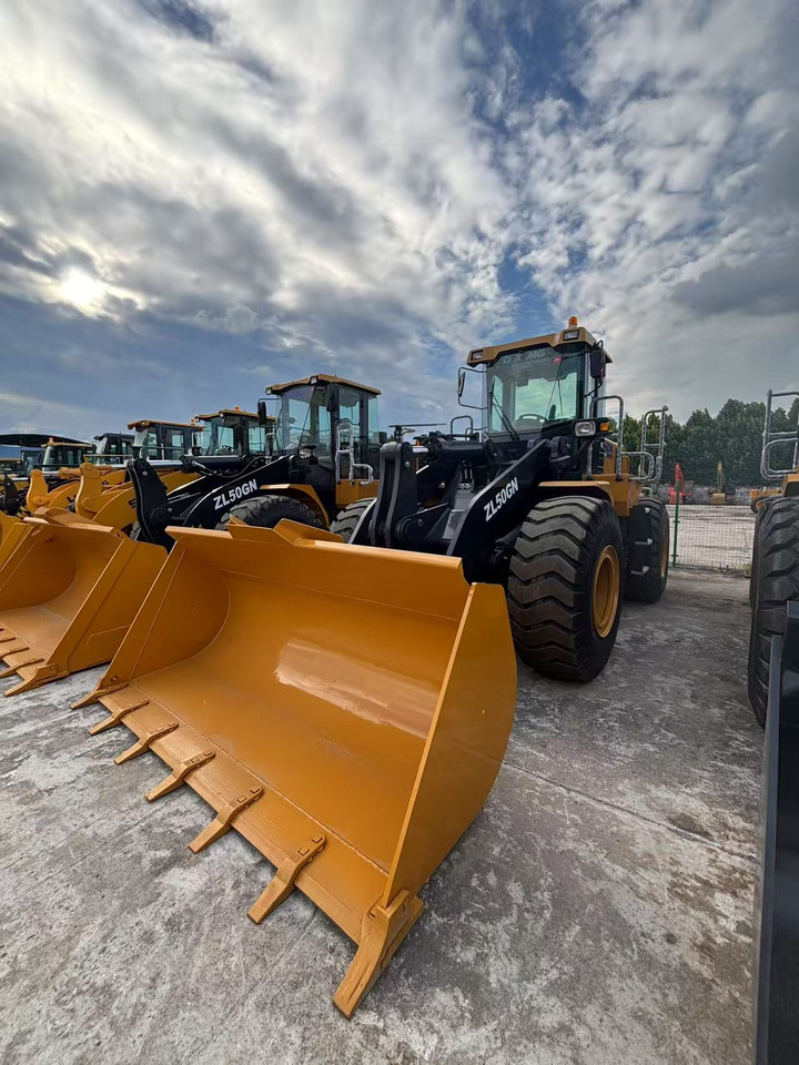 XCMG ZL50GN low hour front loader for sale - Máy xúc lật bánh lốp: hình 1 XCMG ZL50GN low hour front loader for sale - Máy xúc lật bánh lốp: hình 1