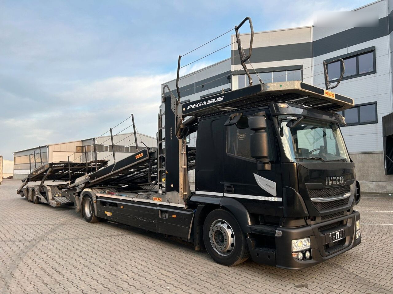 IVECO Stralis 460 + car transporter trailer - Xe tải chuyên chở tự động: hình 3 IVECO Stralis 460 + car transporter trailer - Xe tải chuyên chở tự động: hình 3