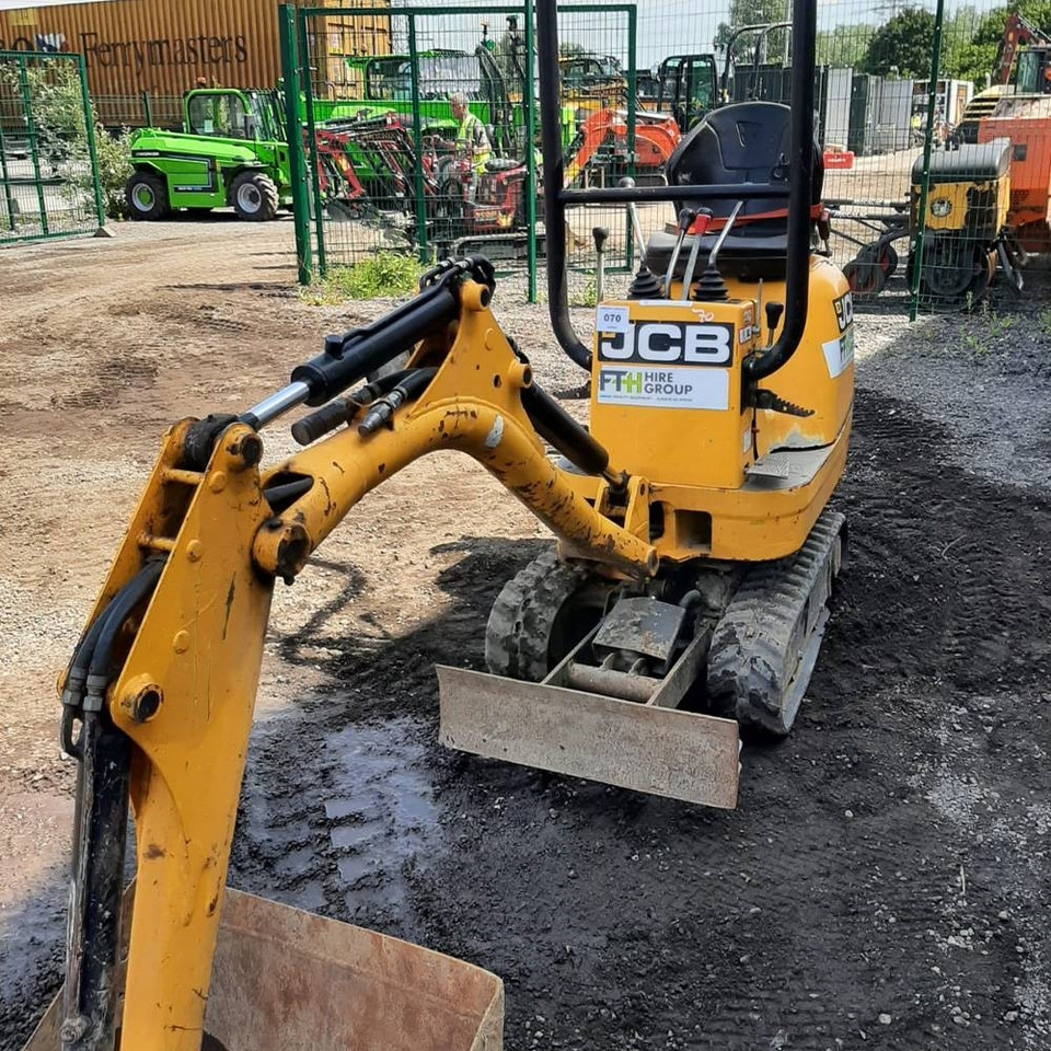 JCB 8008 - Máy xúc mini: hình 4 JCB 8008 - Máy xúc mini: hình 4