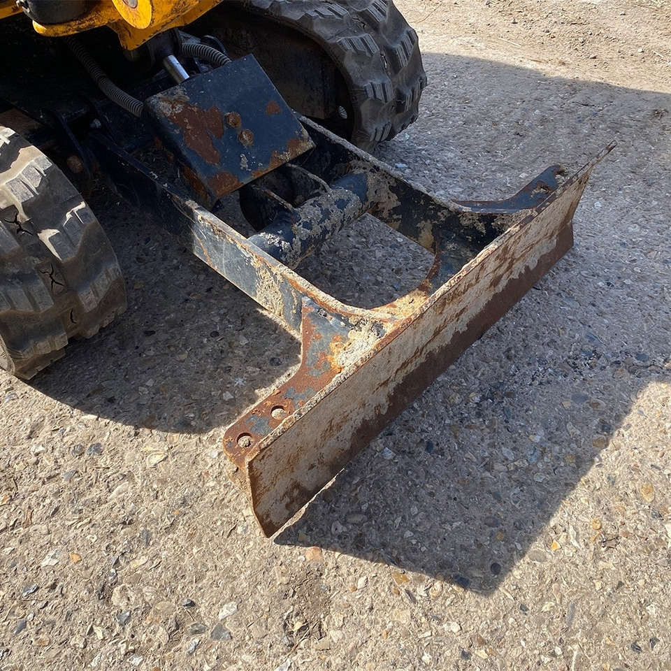 JCB 8008 - Máy xúc mini: hình 4 JCB 8008 - Máy xúc mini: hình 4