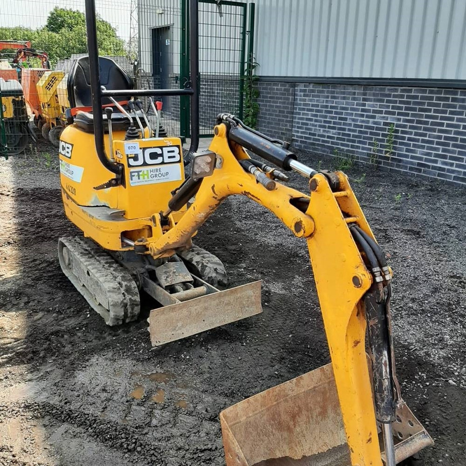 JCB 8008 - Máy xúc mini: hình 2 JCB 8008 - Máy xúc mini: hình 2