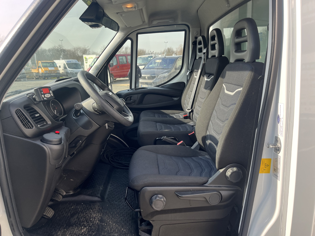 IVECO DAILY 35S14 FRIGORIFIQUE FRCX - Xe van đông lạnh: hình 5 IVECO DAILY 35S14 FRIGORIFIQUE FRCX - Xe van đông lạnh: hình 5