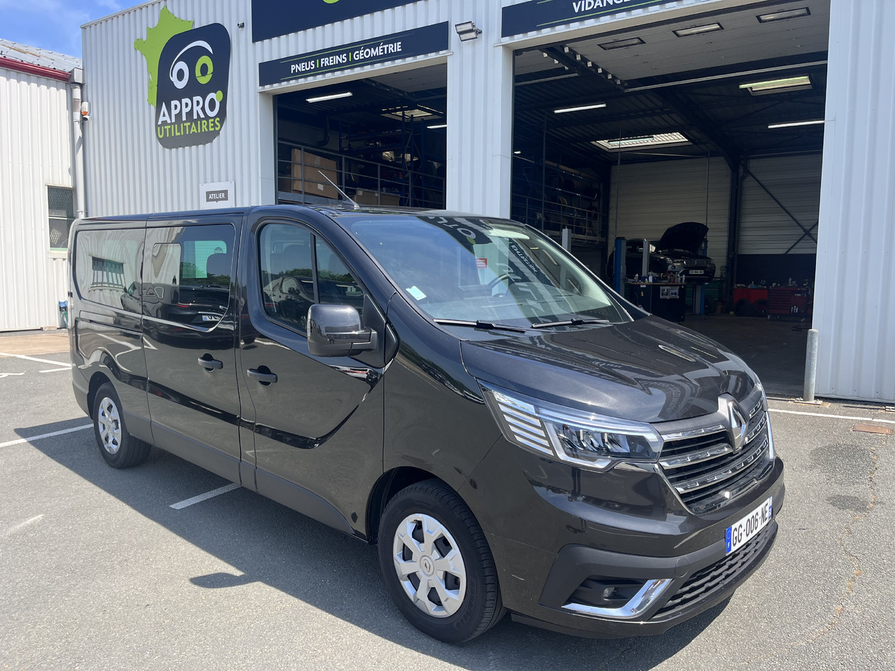 RENAULT TRAFIC 2.0DCI150 L2H1 - Xe bus mini, Xe van chở khách: hình 1 RENAULT TRAFIC 2.0DCI150 L2H1 - Xe bus mini, Xe van chở khách: hình 1