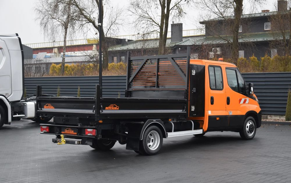 Iveco DAILY 35C16 / 2.3 - 160 KM / BRYGADÓWKA / 6 OSOBOWY / DOSTAWCZE / SKRZYNIA / KLIMA / NAWIGACJA / KAMERA COFANIA / TEMPOMAT / SERWISOWANY / SPROWADZONY - Xe tải van: hình 5 Iveco DAILY 35C16 / 2.3 - 160 KM / BRYGADÓWKA / 6 OSOBOWY / DOSTAWCZE / SKRZYNIA / KLIMA / NAWIGACJA / KAMERA COFANIA / TEMPOMAT / SERWISOWANY / SPROWADZONY - Xe tải van: hình 5