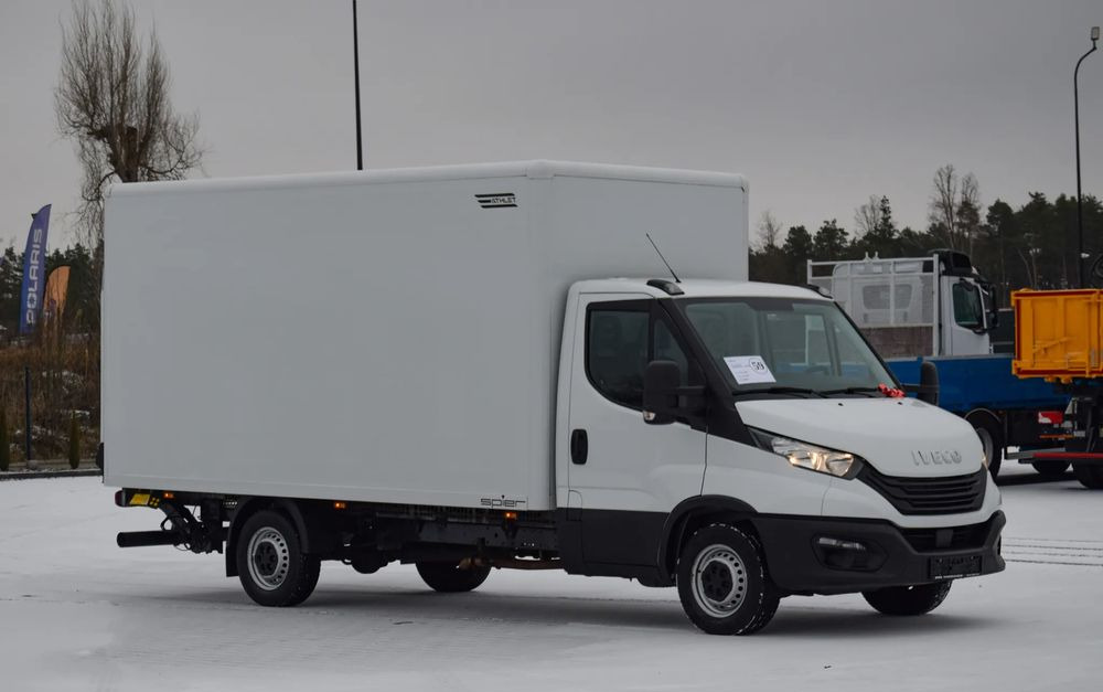 Iveco DAILY 35S14 / 2.3 - 140 KM / AUTIOMAT HI-MATIC / 3 OSOBY / DO 3,5 TONY / KONTENER / DOSTAWCZE / WINDA PALFINGER / KLIMA / TEMPOMAT / 2022 / SERWISOWANY / SPROWADZONY Z NIEMIEC - Xe tải nhỏ thùng kín: hình 3 Iveco DAILY 35S14 / 2.3 - 140 KM / AUTIOMAT HI-MATIC / 3 OSOBY / DO 3,5 TONY / KONTENER / DOSTAWCZE / WINDA PALFINGER / KLIMA / TEMPOMAT / 2022 / SERWISOWANY / SPROWADZONY Z NIEMIEC - Xe tải nhỏ thùng kín: hình 3