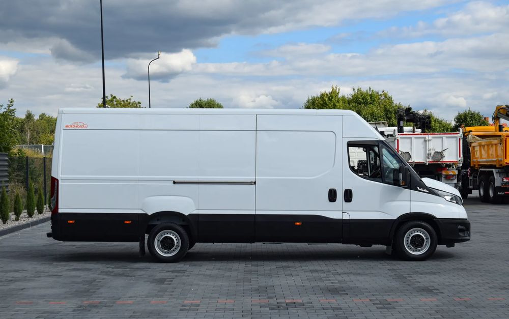 Iveco DAILY MAXI 35S16 / 2.3 - 160 KM / AUTOMAT HI-MATIC / NOWY MODEL / 3 OSOBY / DOSTAWCZE / BLASZAK / KLIMA / 2023 / SERWISOWANY / SPROWADZONY Z NIEMIEC - Xe van chở hàng: hình 4 Iveco DAILY MAXI 35S16 / 2.3 - 160 KM / AUTOMAT HI-MATIC / NOWY MODEL / 3 OSOBY / DOSTAWCZE / BLASZAK / KLIMA / 2023 / SERWISOWANY / SPROWADZONY Z NIEMIEC - Xe van chở hàng: hình 4