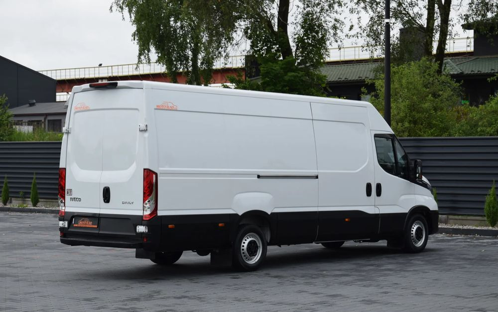 Iveco DAILY MAXI 35S16 / 2.3 - 160 KM / AUTOMAT HI-MATIC / NOWY MODEL / 3 OSOBY / DOSTAWCZE / BLASZAK / KLIMA / CZUJNIKI COFANIA / NISKI PRZEBIEG / 2022 / SERWISOWANY / Z NIEMIEC - Xe van chở hàng: hình 5 Iveco DAILY MAXI 35S16 / 2.3 - 160 KM / AUTOMAT HI-MATIC / NOWY MODEL / 3 OSOBY / DOSTAWCZE / BLASZAK / KLIMA / CZUJNIKI COFANIA / NISKI PRZEBIEG / 2022 / SERWISOWANY / Z NIEMIEC - Xe van chở hàng: hình 5
