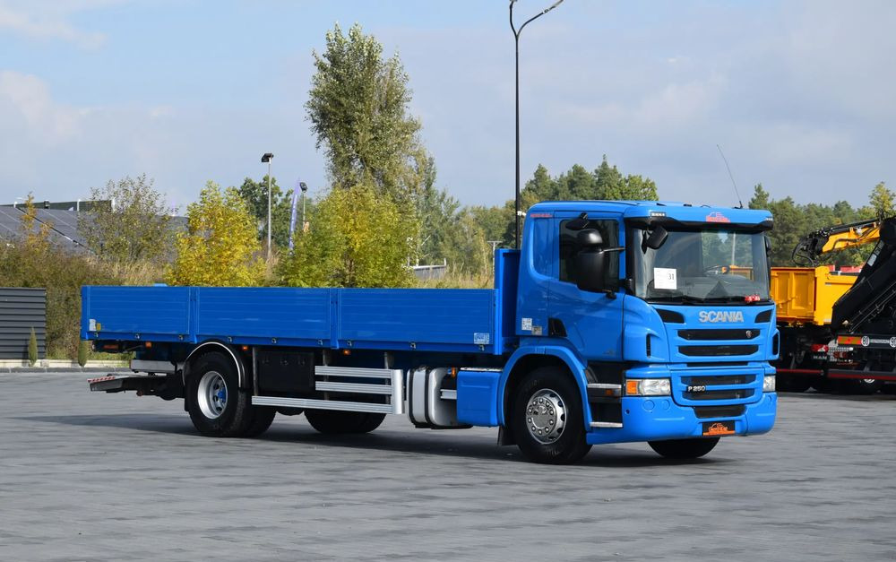 Scania P250 / EURO 6 / SKRZYNIA 7.8 M / WINDA DHOLLANDIA / PODUSZKI NA TYLNEJ OSI / RETARDER / KLIMA / TEMPOMAT / SERWISOWANY / SPROWADZONY - Xe tải thùng lửng/ Phẳng: hình 3 Scania P250 / EURO 6 / SKRZYNIA 7.8 M / WINDA DHOLLANDIA / PODUSZKI NA TYLNEJ OSI / RETARDER / KLIMA / TEMPOMAT / SERWISOWANY / SPROWADZONY - Xe tải thùng lửng/ Phẳng: hình 3
