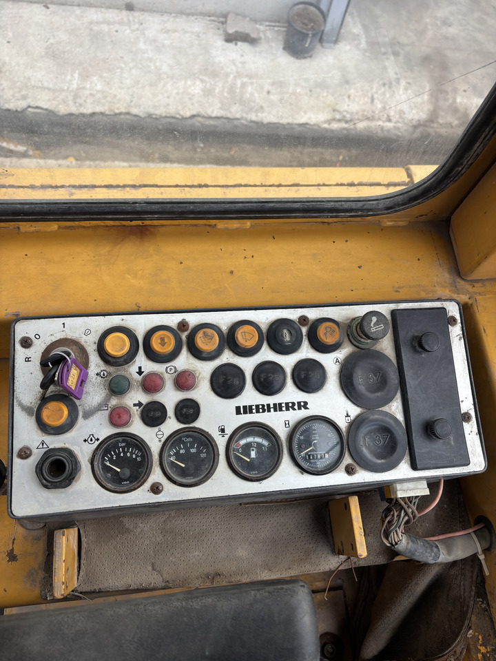 LIEBHERR PR 711 - Máy ủi: hình 3 LIEBHERR PR 711 - Máy ủi: hình 3