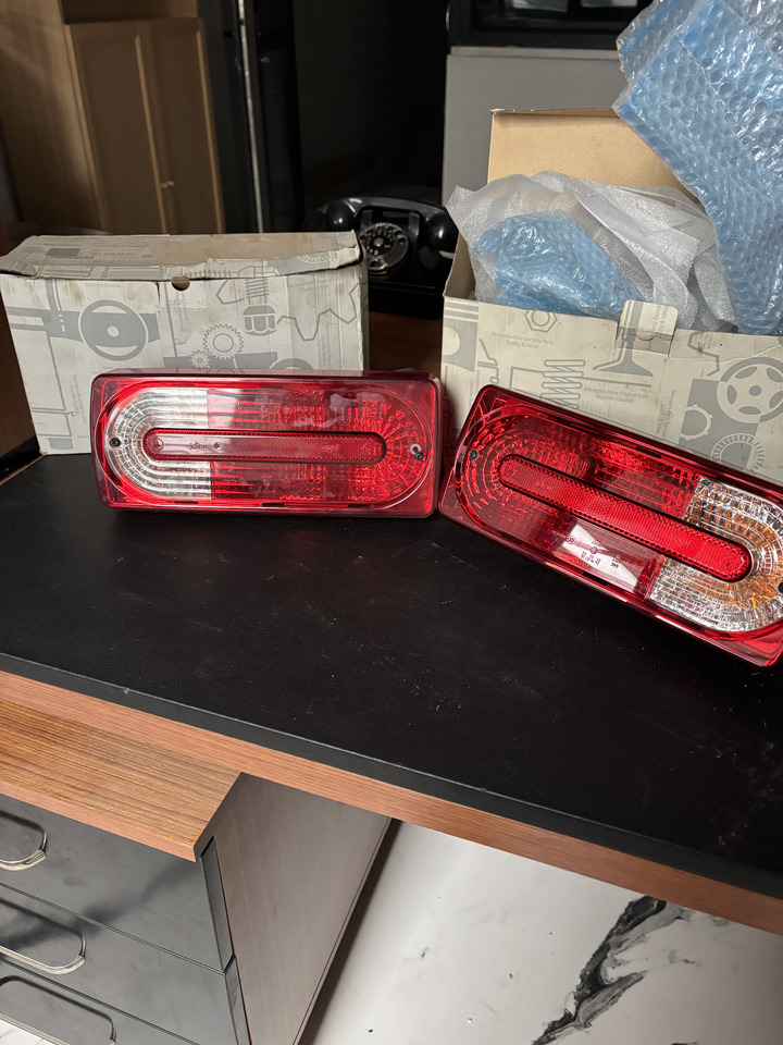 MERCEDES-BENZ G W463 G SERIES TAIL LIGHT - Đèn sau: hình 1 MERCEDES-BENZ G W463 G SERIES TAIL LIGHT - Đèn sau: hình 1