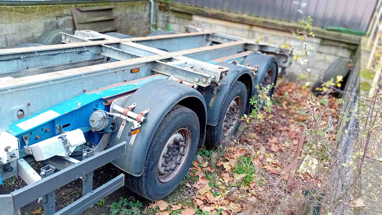 SCHMITZ CARGOBULL châssis porte-conteneur semi-remorque Os - type SGF*3 - adaptable pour conteneur 20' et 40' - Xe chở container/ Sơ mi rơ moóc hoán đổi thân: hình 3 SCHMITZ CARGOBULL châssis porte-conteneur semi-remorque Os - type SGF*3 - adaptable pour conteneur 20' et 40' - Xe chở container/ Sơ mi rơ moóc hoán đổi thân: hình 3