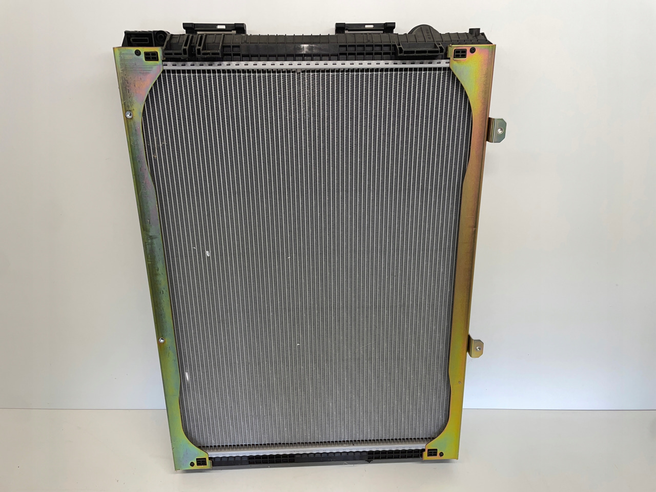 CHŁODNICA WODY MAN F2000 F 90 F 2000 F90 81061016437 - Máy bơm nước cho Xe tải: hình 4 CHŁODNICA WODY MAN F2000 F 90 F 2000 F90 81061016437 - Máy bơm nước cho Xe tải: hình 4