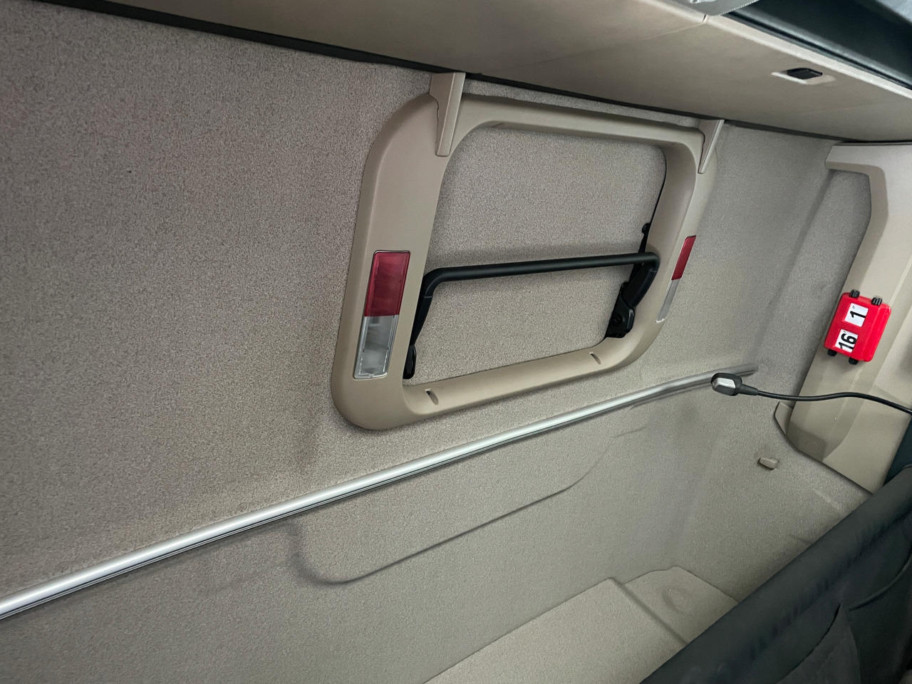 GOŁA KABINA MAN TGX XLX 2019 ROK LIFT ŚRODEK BEŻOWY EURO 6 - Cabin cho Xe tải: hình 3 GOŁA KABINA MAN TGX XLX 2019 ROK LIFT ŚRODEK BEŻOWY EURO 6 - Cabin cho Xe tải: hình 3