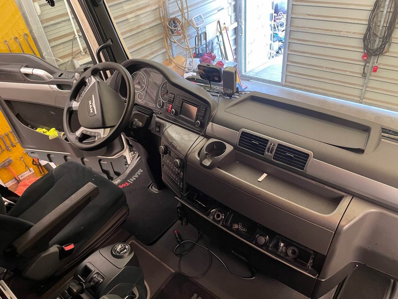 GOŁA KABINA MAN TGX XLX BIAŁA EURO 6 KOLOR RAL 9010 - Cabin cho Xe tải: hình 5 GOŁA KABINA MAN TGX XLX BIAŁA EURO 6 KOLOR RAL 9010 - Cabin cho Xe tải: hình 5