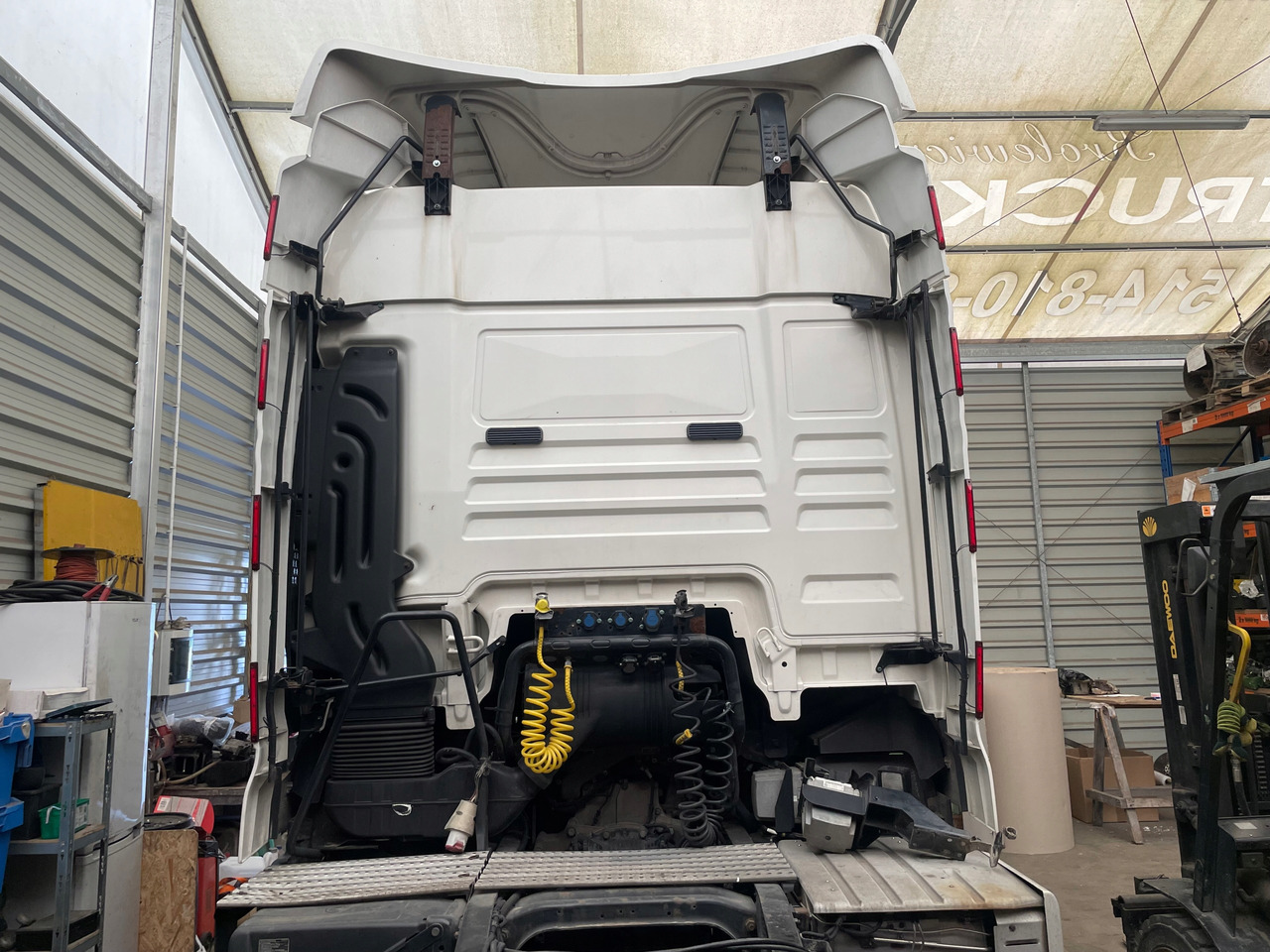 GOŁA KABINA MAN TGX XLX BIAŁA EURO 6 KOLOR RAL 9010 - Cabin cho Xe tải: hình 2 GOŁA KABINA MAN TGX XLX BIAŁA EURO 6 KOLOR RAL 9010 - Cabin cho Xe tải: hình 2