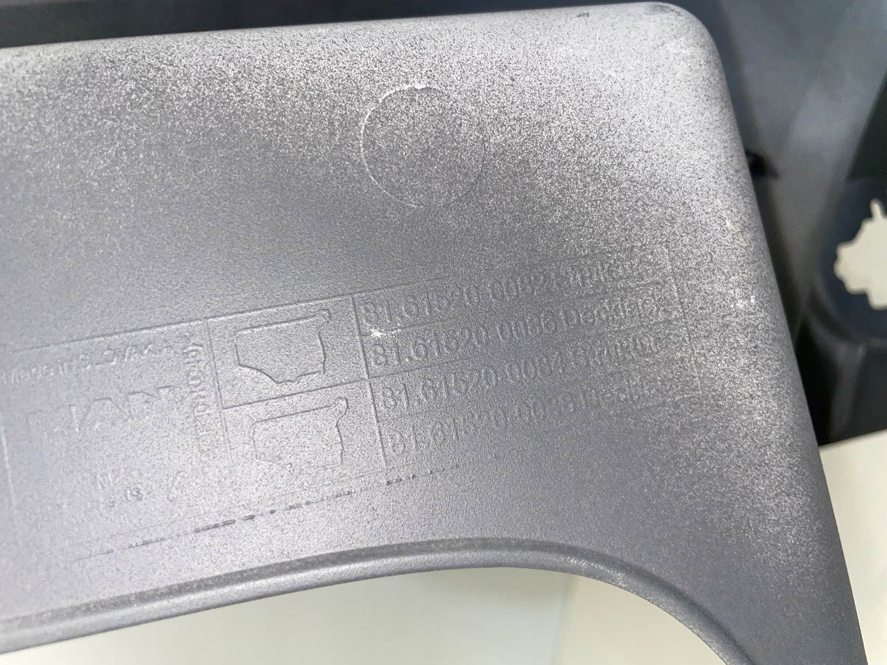 GÓRNA STOPNICA STOPIEŃ MAN TGX TGX3 TG3 81615200082 - Bậc bước cho Xe tải: hình 5 GÓRNA STOPNICA STOPIEŃ MAN TGX TGX3 TG3 81615200082 - Bậc bước cho Xe tải: hình 5