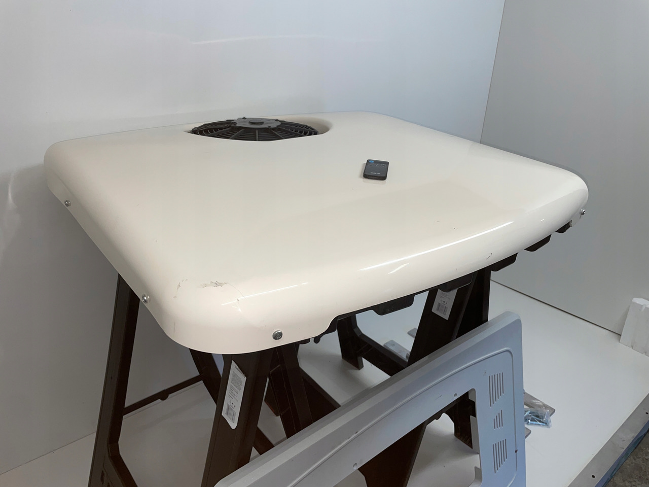 KLIMATYZACJA POSTOJOWA PILOT SLIMCOOL FACTORY PREP DAF SCANIA MC1507523 - Lốc điều hòa cho Xe tải: hình 2 KLIMATYZACJA POSTOJOWA PILOT SLIMCOOL FACTORY PREP DAF SCANIA MC1507523 - Lốc điều hòa cho Xe tải: hình 2