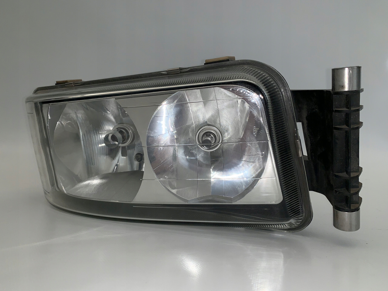 PRAWY REFLEKTOR MAN TGA TGL TGM - Đèn trước cho Xe tải: hình 1 PRAWY REFLEKTOR MAN TGA TGL TGM - Đèn trước cho Xe tải: hình 1