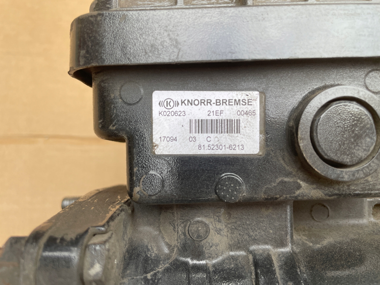 ZAWÓR EUROPA MODULATOR EBS MAN TGA TGS TGX 81523016213 - Van phanh cho Xe tải: hình 3 ZAWÓR EUROPA MODULATOR EBS MAN TGA TGS TGX 81523016213 - Van phanh cho Xe tải: hình 3