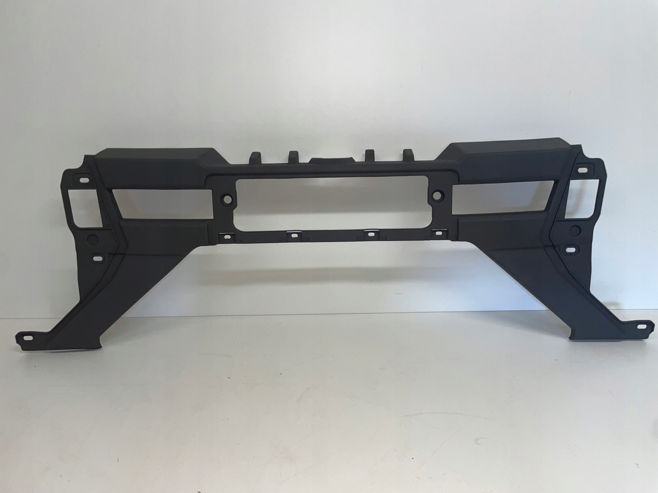 ZDERZAK ŚRODEK ZDERZAKA MASKOWNICA MAN TGX TGS 3 TG3 81416146033 - Cản xe cho Xe tải: hình 1 ZDERZAK ŚRODEK ZDERZAKA MASKOWNICA MAN TGX TGS 3 TG3 81416146033 - Cản xe cho Xe tải: hình 1