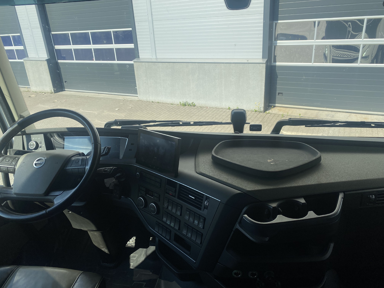 Xe chở container/ Xe tải hoán đổi thân Volvo FH 540: hình 6 Xe chở container/ Xe tải hoán đổi thân Volvo FH 540: hình 6