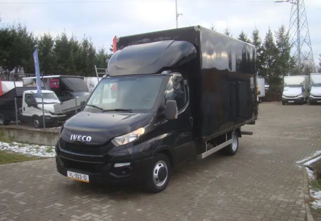 Iveco DAILY 35 C 15 3.0TDI FIRANA Z PRAWEJ STRONY 3.5T DMC WINDA - Xe tải nhỏ thùng kín: hình 1 Iveco DAILY 35 C 15 3.0TDI FIRANA Z PRAWEJ STRONY 3.5T DMC WINDA - Xe tải nhỏ thùng kín: hình 1