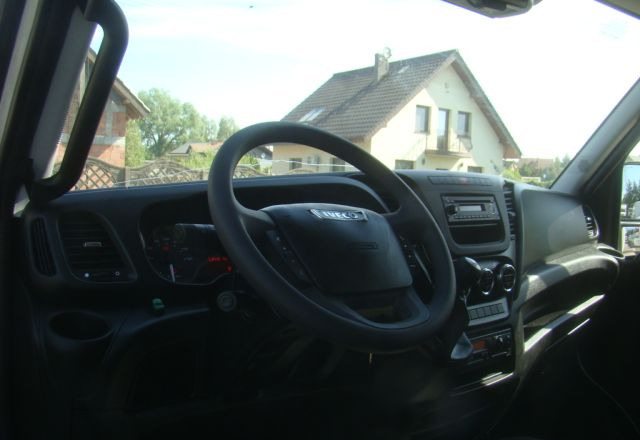 Xe tải hộp Iveco DAILY 70 C 18 3.0TDI 5.45M WINDA 1000KG: hình 15 Xe tải hộp Iveco DAILY 70 C 18 3.0TDI 5.45M WINDA 1000KG: hình 15